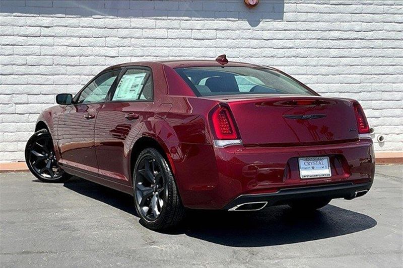 2023 Chrysler 300 TouringImage 2