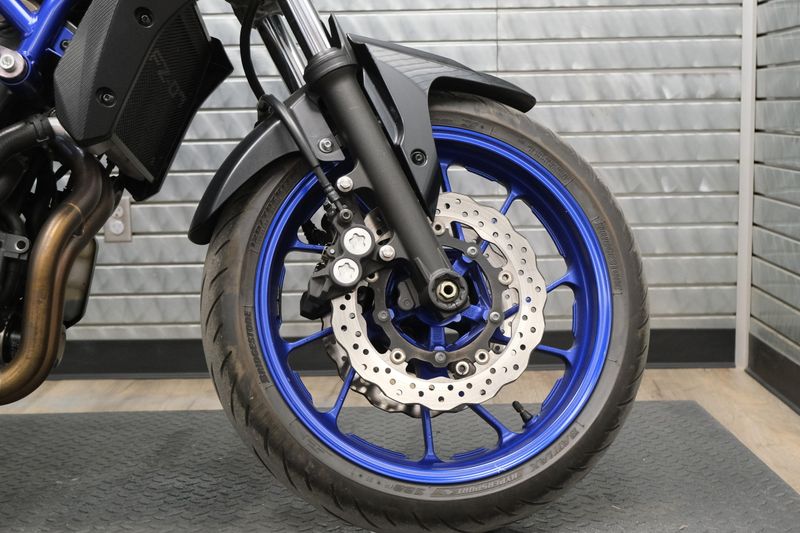 USED 2015 YAMAHA FZ07 Image 11