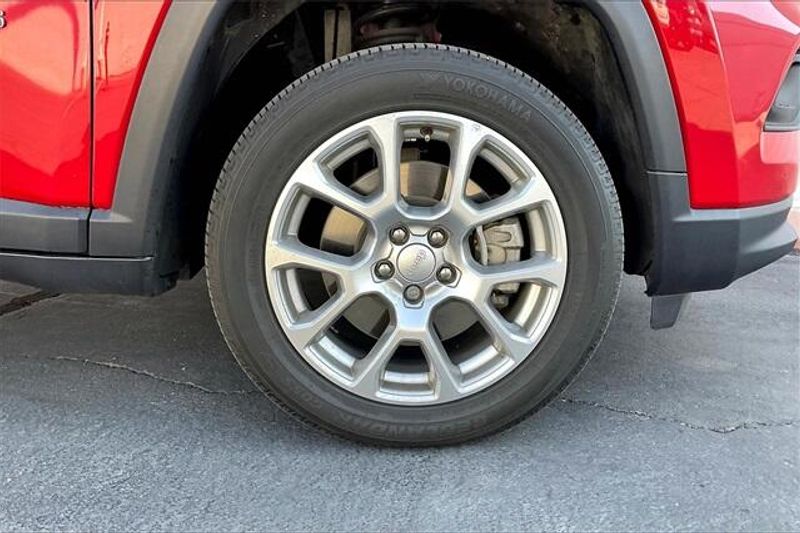 2023 Jeep Compass Latitude LuxImage 7