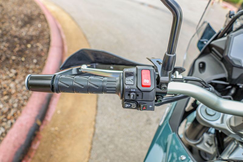 NEW 2026 KAWASAKI KLE 500 ABS SE Image 14