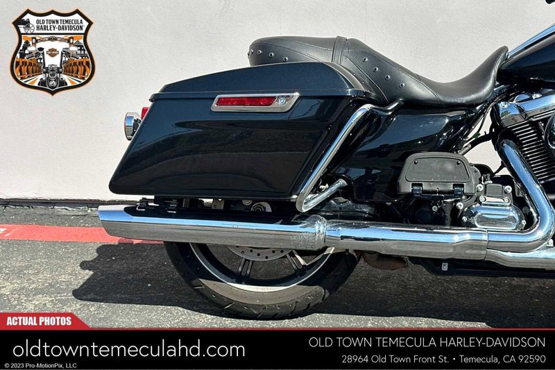 2021 Harley-Davidson Road King in a Black exterior color. BMW Motorcycles of Temecula – Southern California (951) 506-6903 bmwmotorcyclesoftemecula.com 