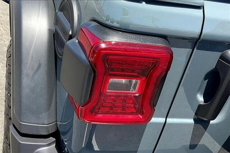 New 2025 Jeep Wrangler 4-door RubiconImage 12