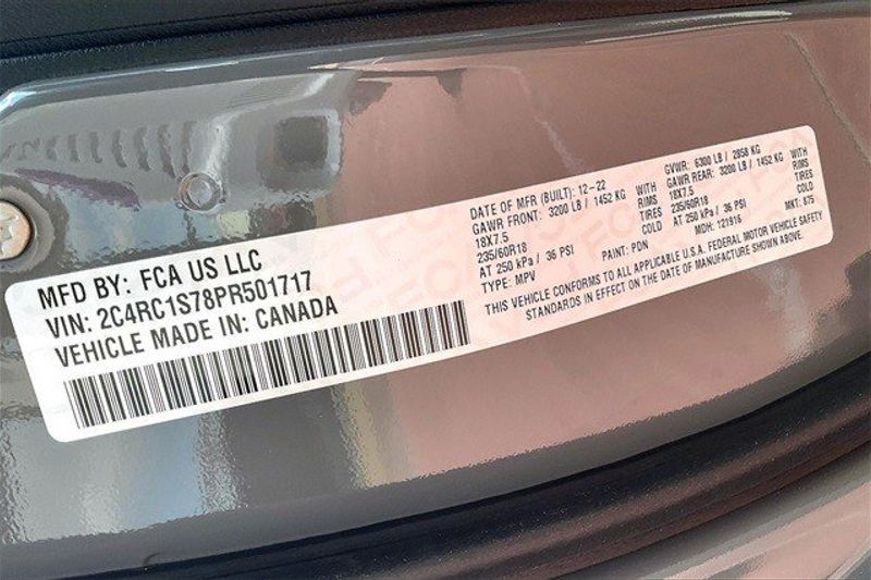 2023 Chrysler Pacifica Plug-in Hybrid LimitedImage 15