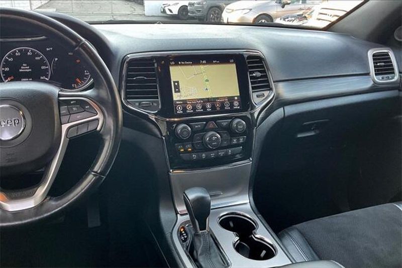2021 Jeep Grand Cherokee Laredo XImage 5