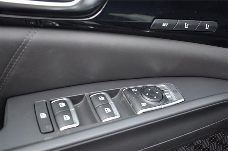 New 2025 Kia Carnival Hybrid SX PrestigeImage 25