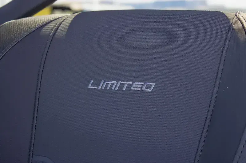 NEW 2026 CAN-AM DEFENDER PRO LIMITED CAB HD10 Image 18