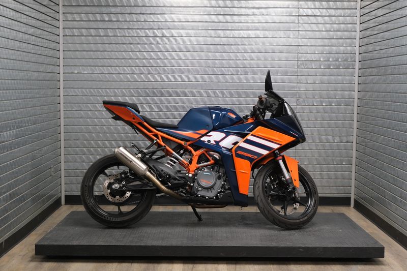 USED 2024 KTM RC 390 Image 2