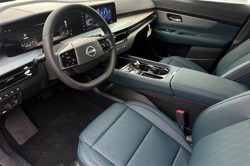 2025 Nissan Murano PlatinumImage 7