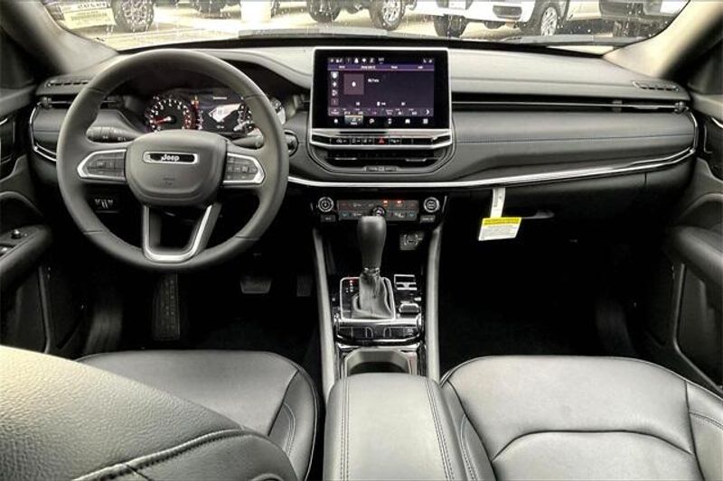 2026 Jeep Compass Limited Altitude photo 3