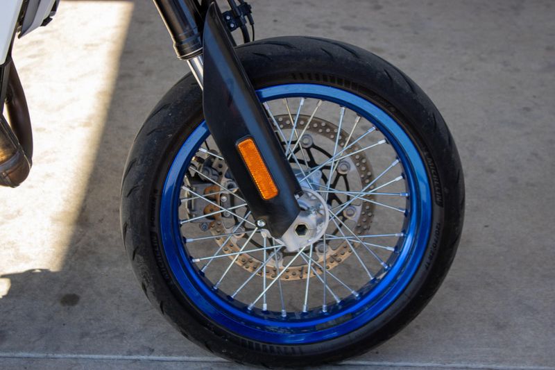 USED 2025 SUZUKI DRZ4SM Image 9