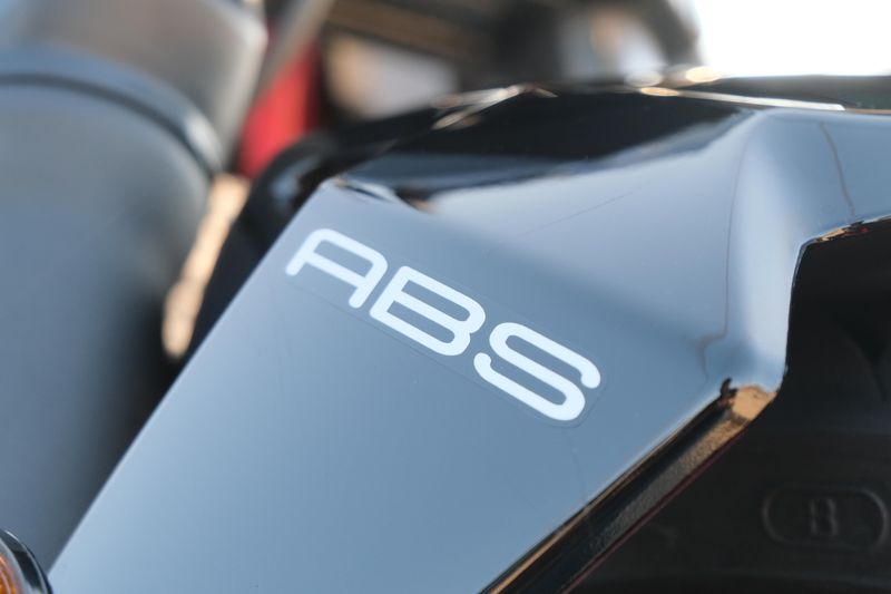 NEW 2026 KAWASAKI Z500 SE ABS Image 10