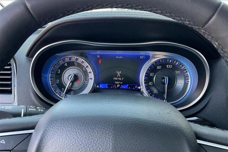 Used 2023 Chrysler 300 TouringImage 20