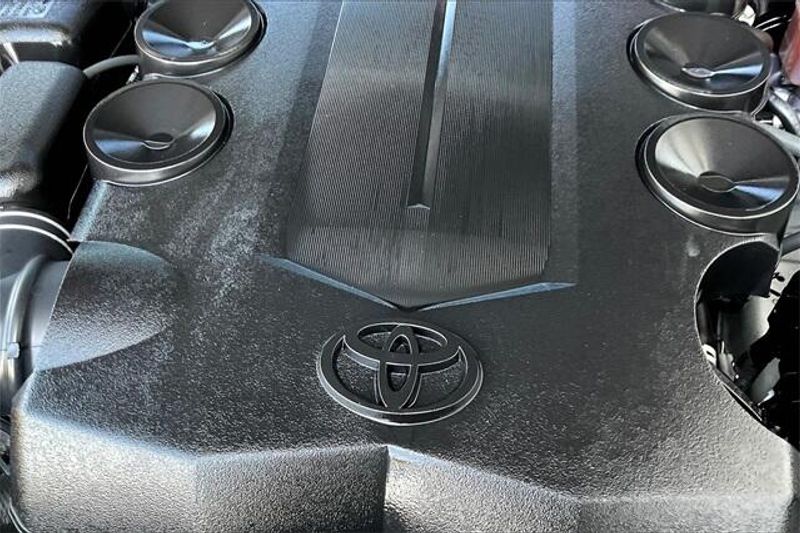 2022 Toyota 4Runner SR5Image 32