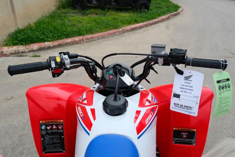2025 Honda TRX250X RED Image 14