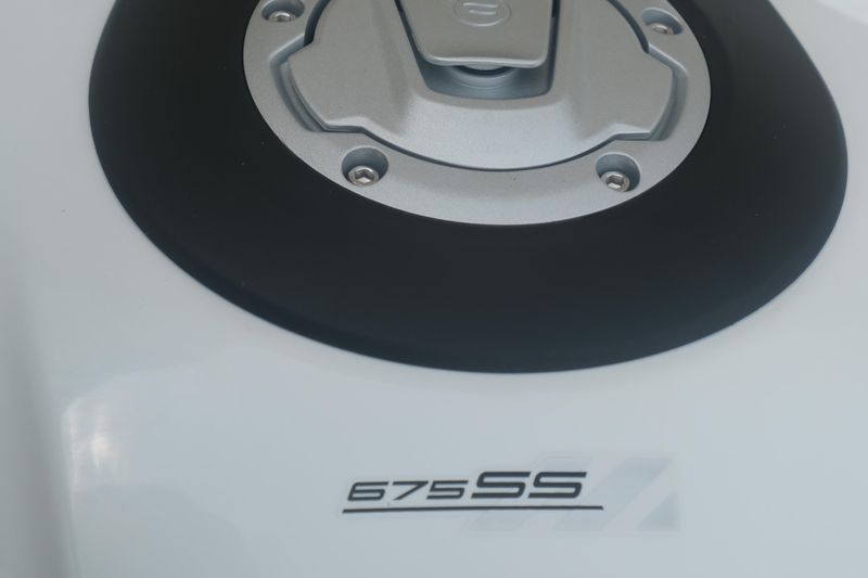 2025 CFMOTO 675SS NEBULA WHITE Image 19