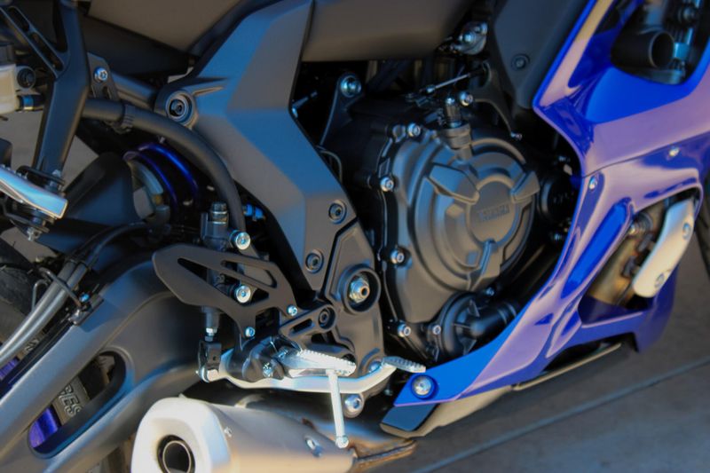 2025 Yamaha YZFR7 TEAM BLUE Image 11