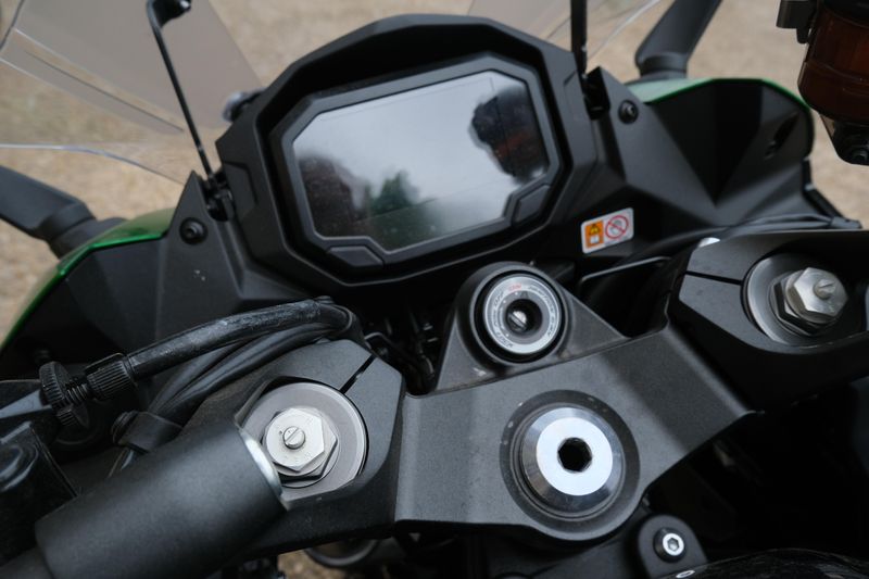 2023 Kawasaki NINJA 1000 SX EMERALD BLAZE GREEN AND METALLIC DIABLO BLACK AND METALLIC GRAPHITE GRAY Image 6