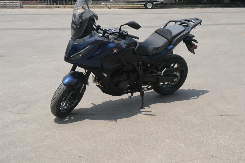 2025 Honda NT1100D PEARL HAWKEYE BLUE Image 7