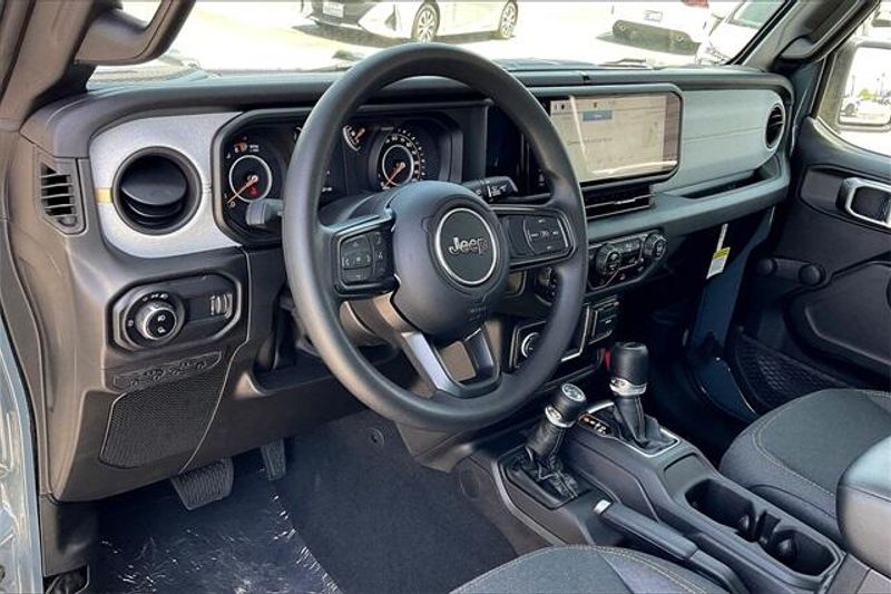 2024 Jeep Gladiator Sport 4x4Image 6
