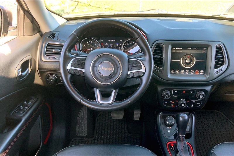 2020 Jeep Compass Trailhawk photo 3