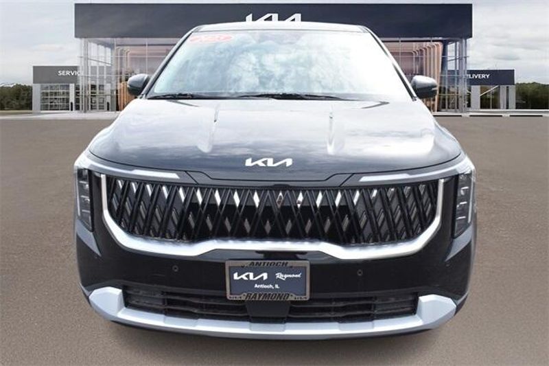 2025 Kia Carnival LXSImage 8