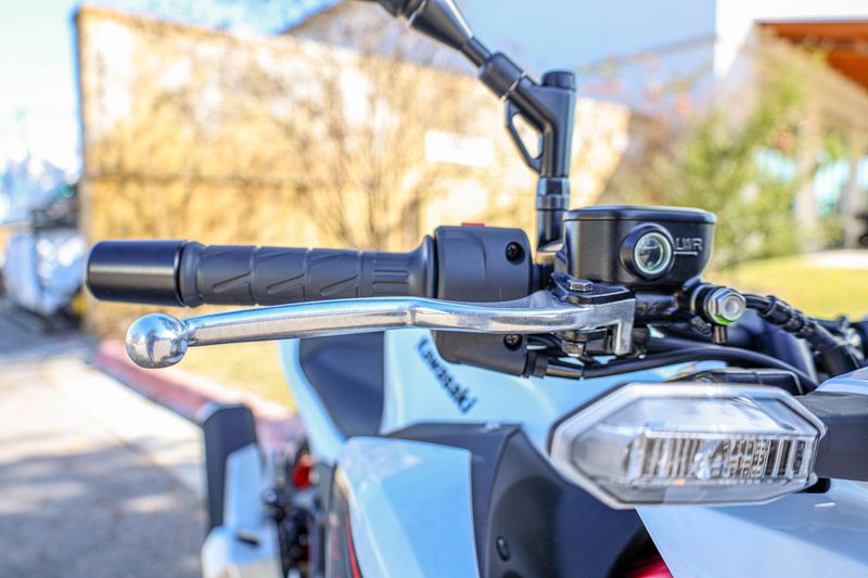 NEW 2026 KAWASAKI Z500 SE ABS Image 23