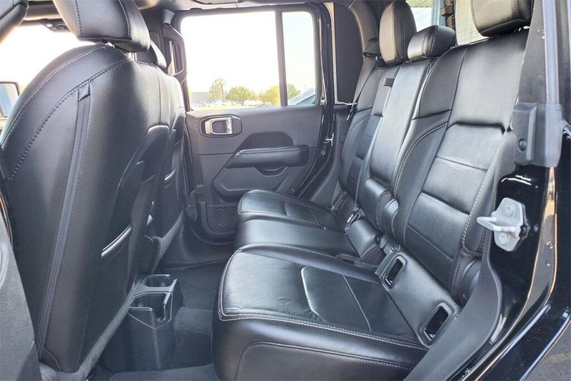 2022 Jeep Gladiator Overland photo 28
