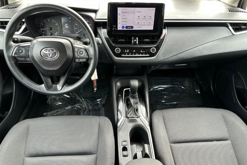 Used 2025 Toyota Corolla LEImage 12