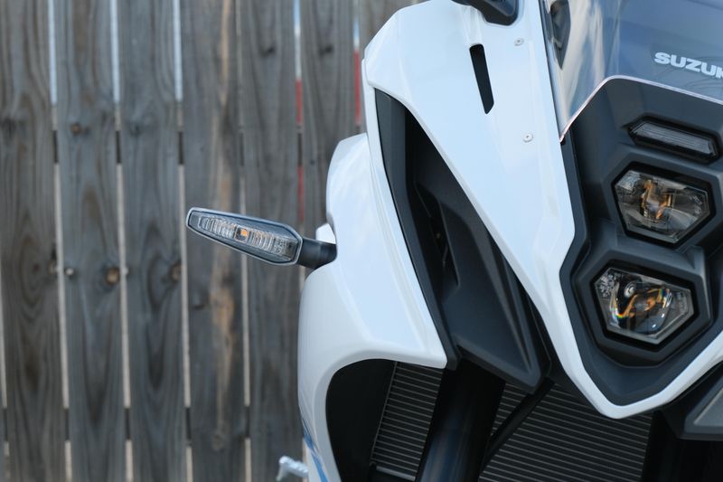 NEW 2026 SUZUKI GSX8R Image 9