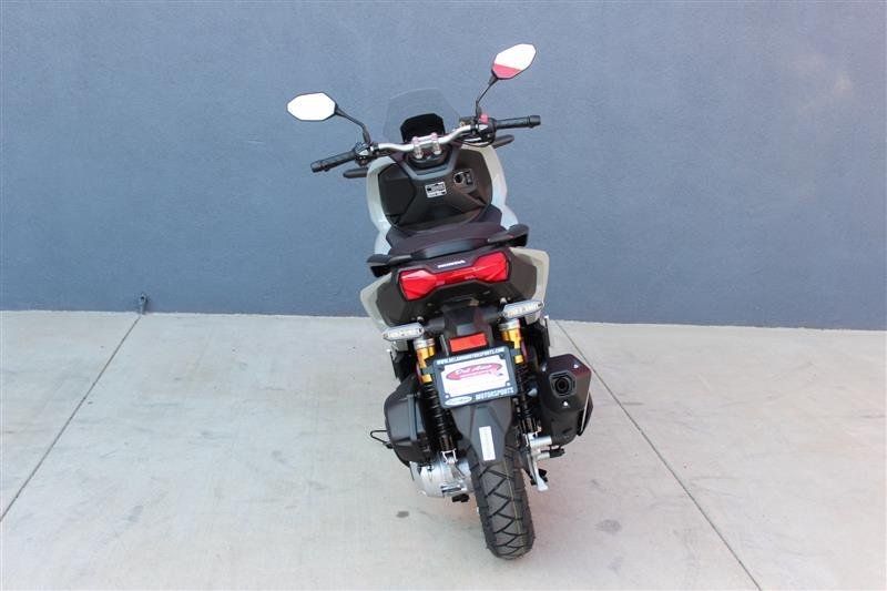 2026 Honda ADV160 Image 3