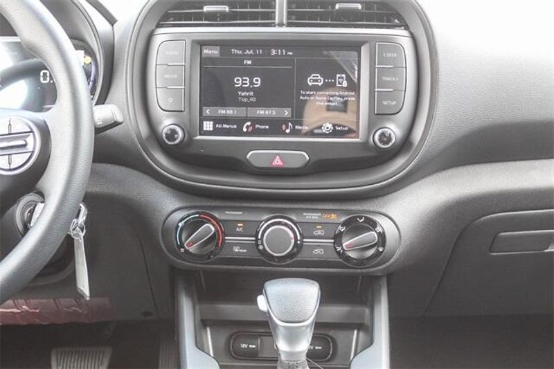 New 2025 Kia Soul LXImage 29