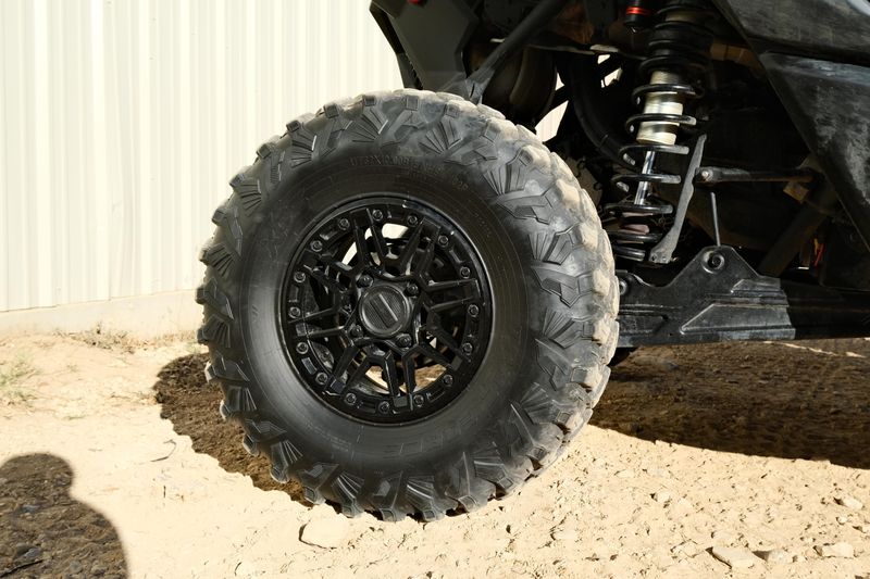 USED 2025 CAN-AM MAVERICK X3 MAX X RS TURBO RR WITH SMARTSHOX Image 16