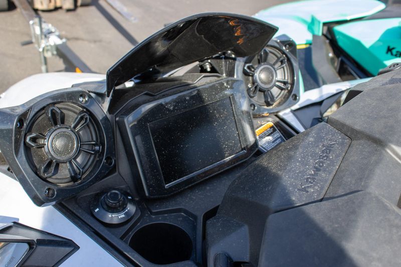NEW 2026 KAWASAKI JET SKI ULTRA 160LX Image 12