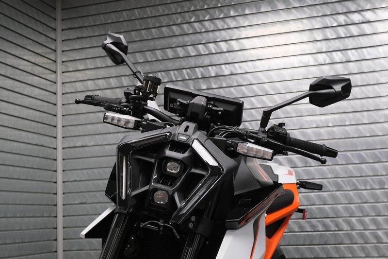 NEW 2026 KTM 990 DUKE R Image 9