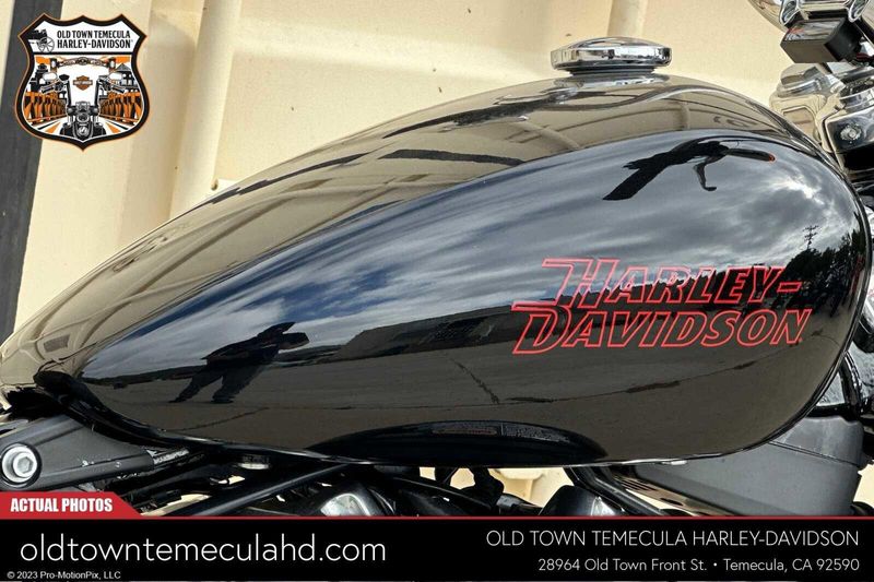 2023 Harley-Davidson Softail in a Black exterior color. BMW Motorcycles of Temecula – Southern California (951) 506-6903 bmwmotorcyclesoftemecula.com 