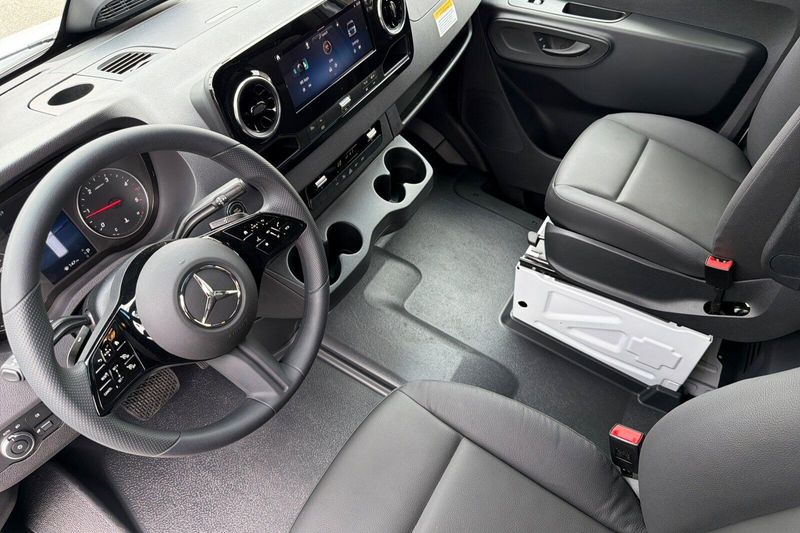 New 2026 Mercedes-Benz Sprinter 2500 Cargo 170 WBImage 7