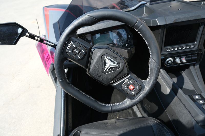 2023 Polaris SLINGSHOT SLR AUTODRIVE Image 5