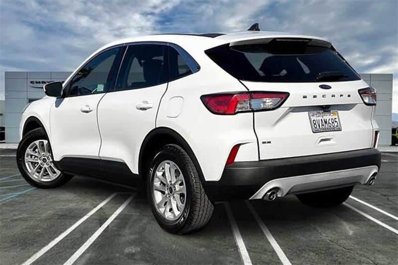 2020 Ford Escape SEImage 10