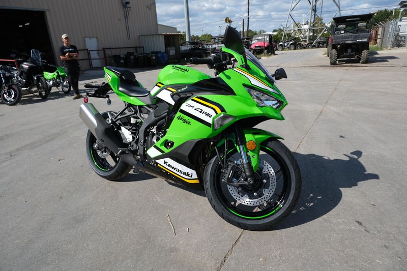 2025 Kawasaki NINJA 500 KRT EDITION LIME GREEN AND EBONY AND PEARL BLIZZARD WHITEImage 22