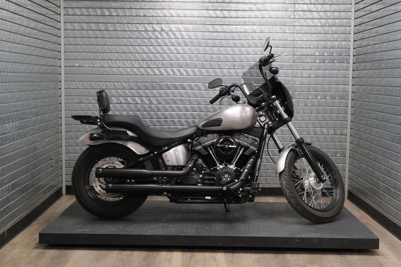 USED 2020 HARLEY SOFTAILSTREET BOB Image 2