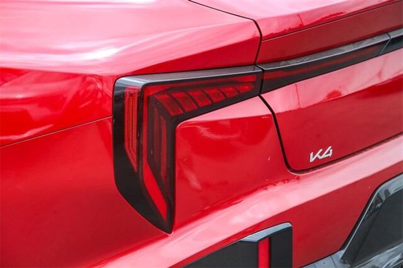 New 2025 Kia K4 GT-LineImage 18