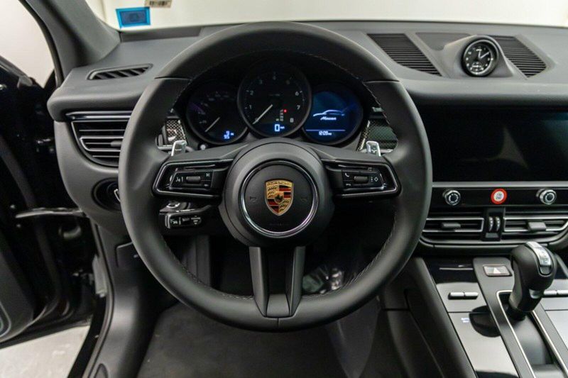 2024 Porsche Macan Image 15