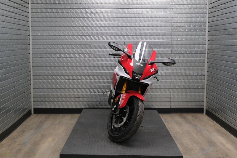 NEW 2026 YAMAHA YZF-R7 70TH ANNIVERSARY EDITION Image 7