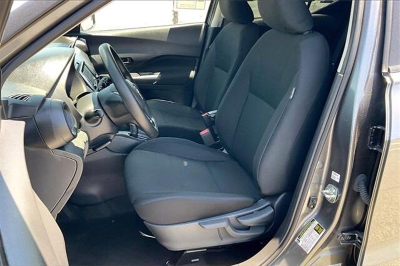 Used 2024 Nissan Kicks SImage 24