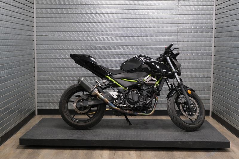 USED 2020 KAWASAKI Z400 ABS Image 2
