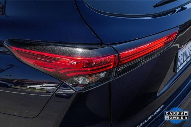 Used 2022 Toyota Highlander XLEImage 11