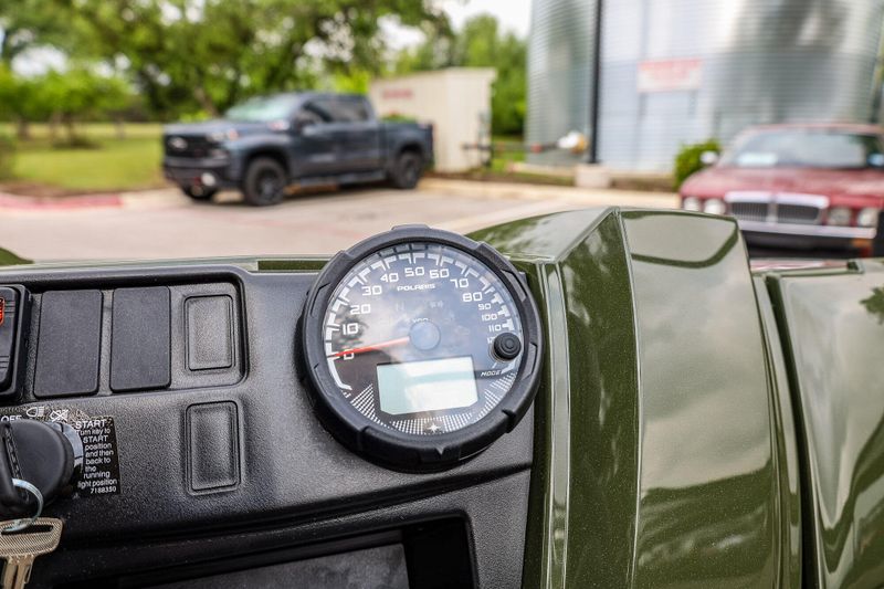New 2025 Polaris RANGER CREW 570 FULLSIZE  SAGE GREEN Image 24
