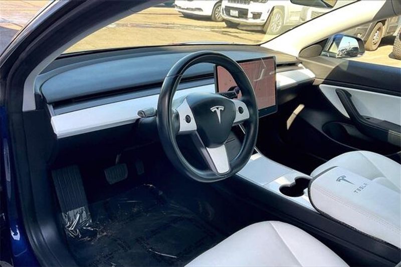 2018 Tesla Model 3 Image 14