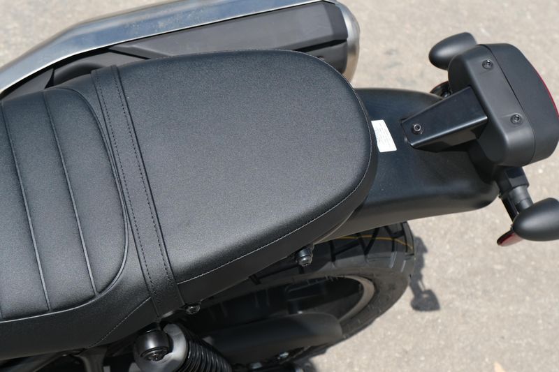 2025 Honda CL500A MATTE BLACK METALLIC Image 14