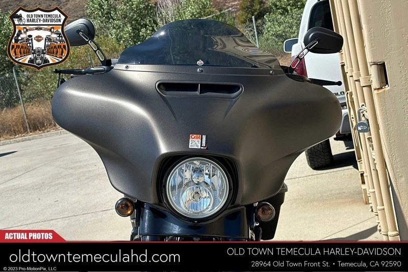 2020 Harley-Davidson Street Glide in a RVR RCK GRY DNM exterior color. BMW Motorcycles of Temecula – Southern California (951) 506-6903 bmwmotorcyclesoftemecula.com 